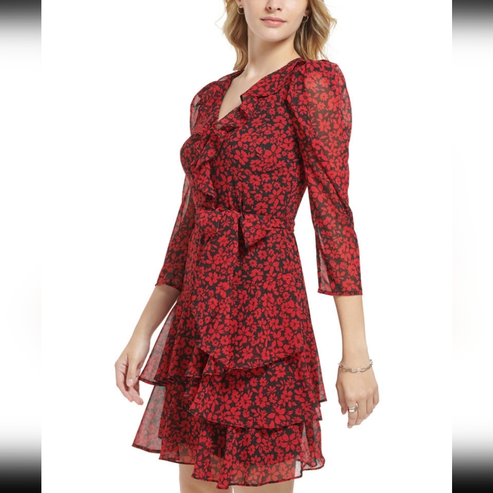 Asymmetrical dress wit ruffled dress